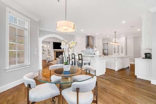 1 Stonefield Lane, Wellesley, MA 02482