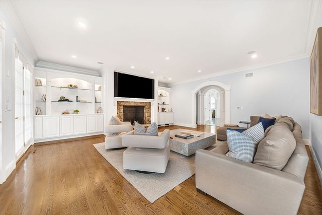 1 Stonefield Lane, Wellesley, MA 02482