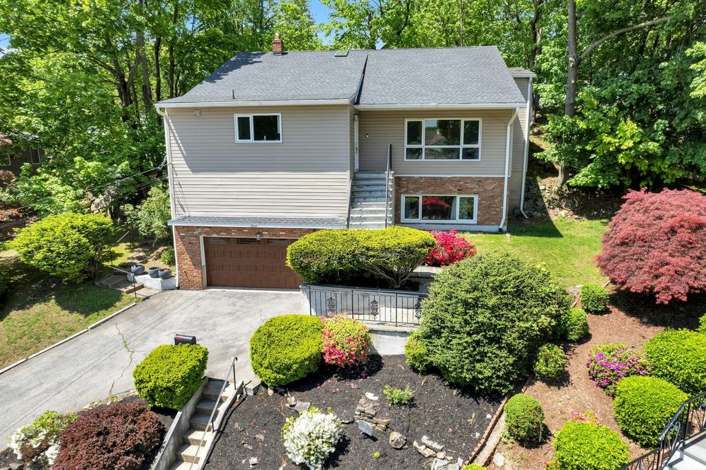 7 Woodbine Terrace, Dobbs Ferry, NY 10522