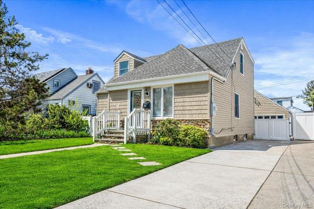 369 Yale Road, Garden City, NY 11530
