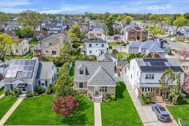 369 Yale Road, Garden City, NY 11530