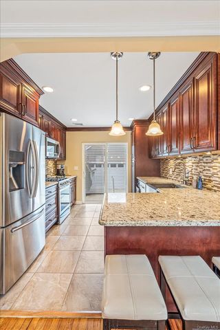369 Yale Road, Garden City, NY 11530