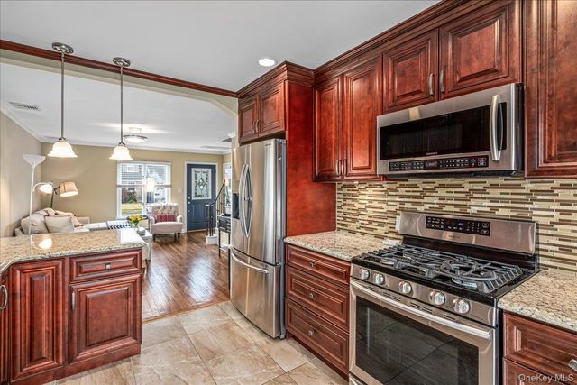369 Yale Road, Garden City, NY 11530