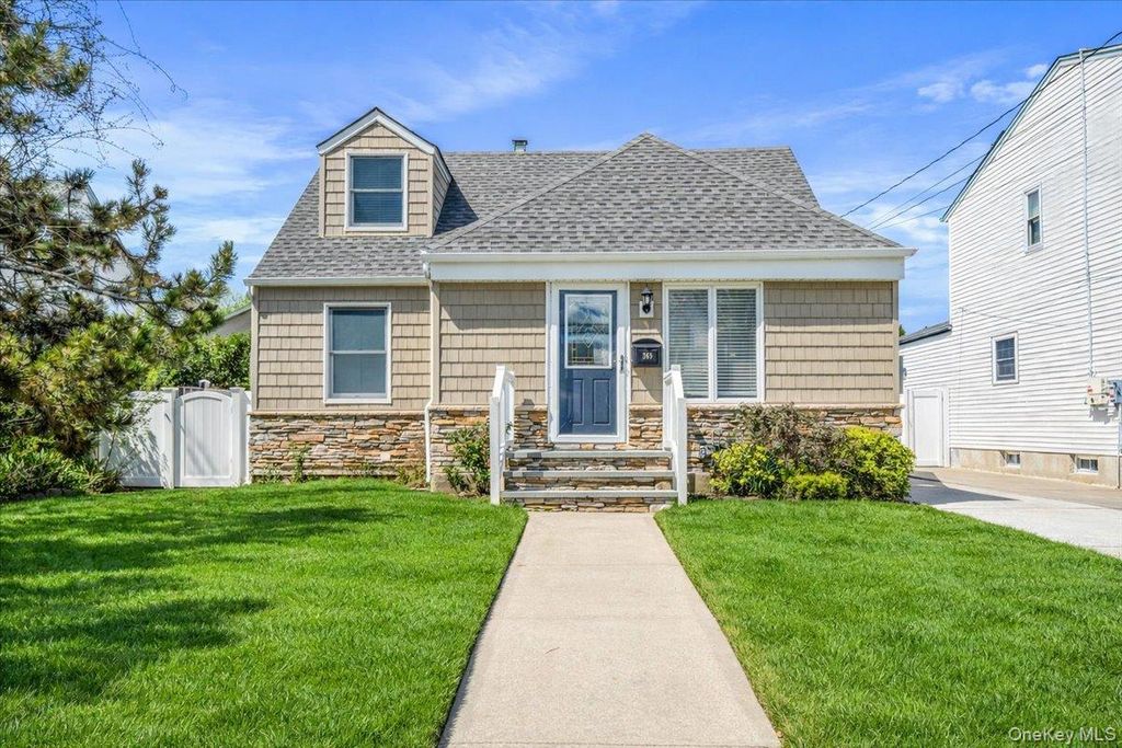 369 Yale Road, Garden City, NY 11530