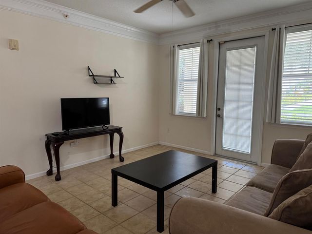 276 Murcia Drive 111, Jupiter, FL 33458