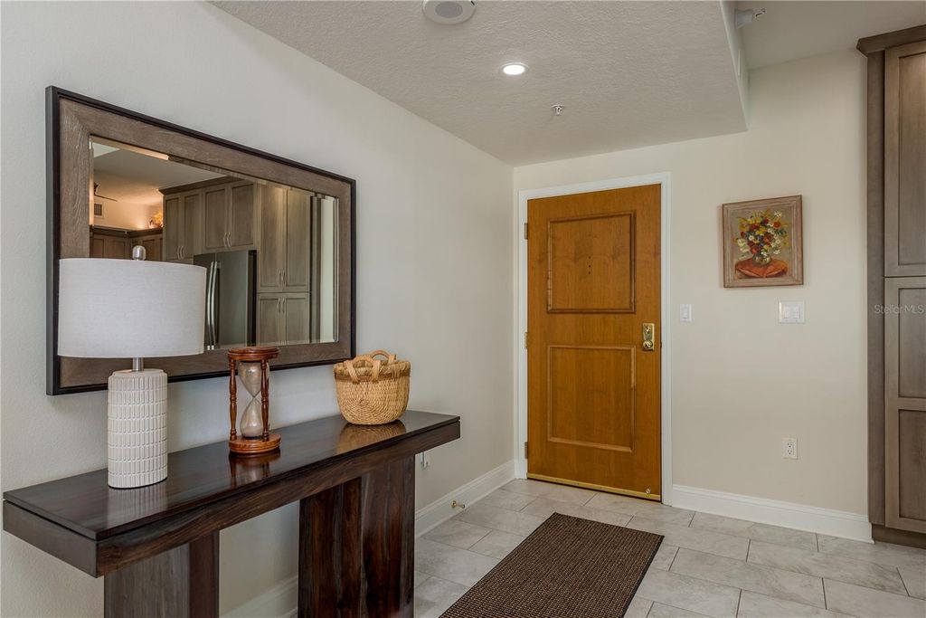 Image 11 of property listing at 1180 GULF BOULEVARD 704, Clearwater Beach, FL 33767