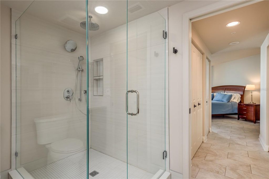 Image 20 of property listing at 1180 GULF BOULEVARD 704, Clearwater Beach, FL 33767