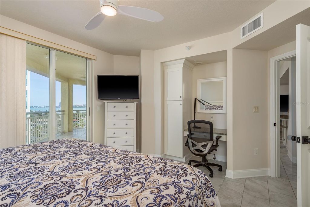 Image 22 of property listing at 1180 GULF BOULEVARD 704, Clearwater Beach, FL 33767