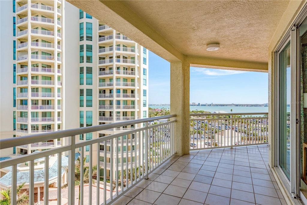 Image 27 of property listing at 1180 GULF BOULEVARD 704, Clearwater Beach, FL 33767