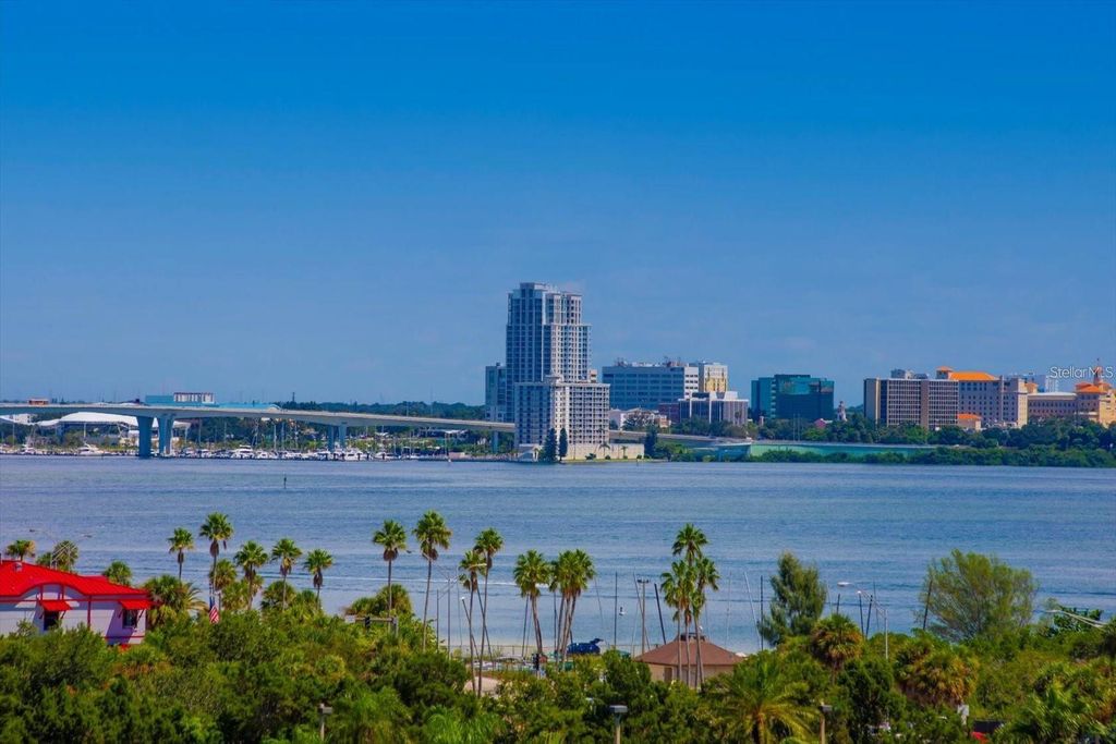 Image 37 of property listing at 1180 GULF BOULEVARD 704, Clearwater Beach, FL 33767