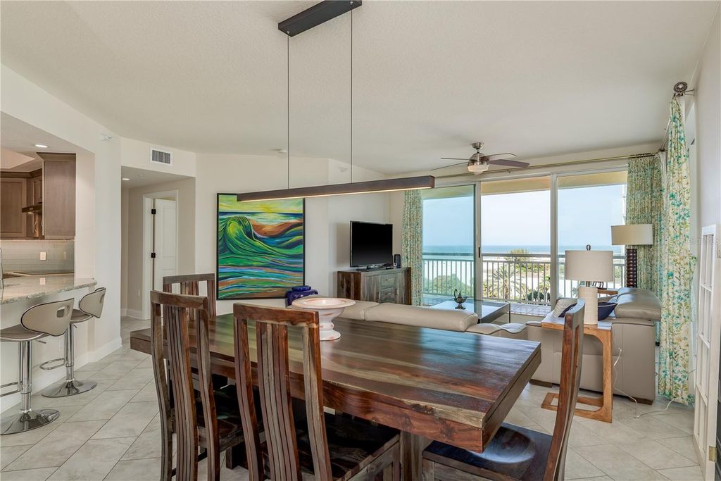 Image 6 of property listing at 1180 GULF BOULEVARD 704, Clearwater Beach, FL 33767