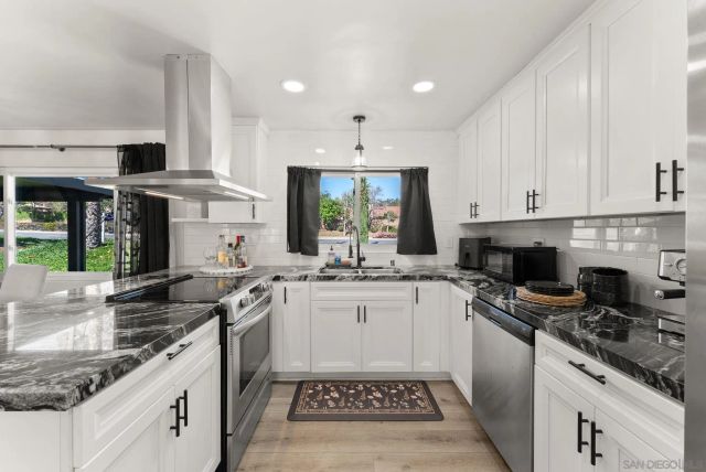 2025 W El Norte Pkwy, Escondido, CA 92026