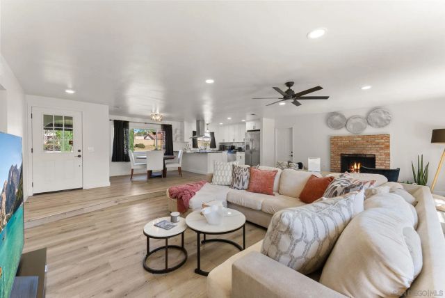 2025 W El Norte Pkwy, Escondido, CA 92026