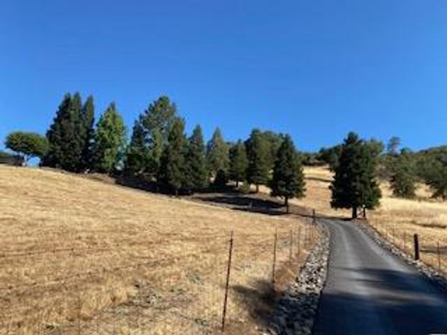 2661 Murray Dale Ln, San Andreas, CA 95249