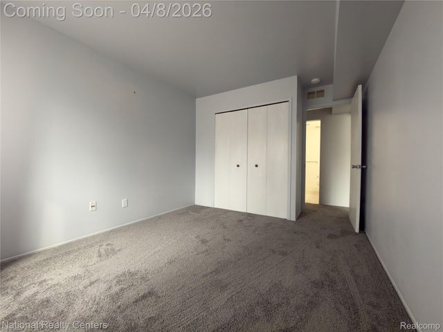 3865 Lone Pine Road 201, West Bloomfield Charter Township, MI 48323