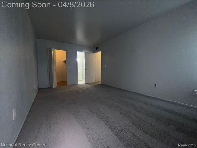 3865 Lone Pine Road 201, West Bloomfield Charter Township, MI 48323