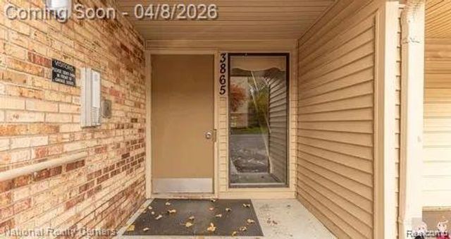 3865 Lone Pine Road 201, West Bloomfield Charter Township, MI 48323