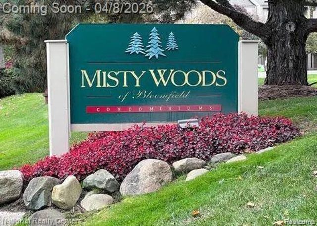 3865 Lone Pine Road 201, West Bloomfield Charter Township, MI 48323