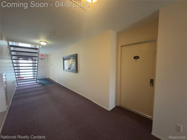 3865 Lone Pine Road 201, West Bloomfield Charter Township, MI 48323
