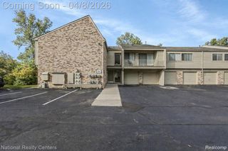 3865 Lone Pine Road 201, West Bloomfield Charter Township, MI 48323
