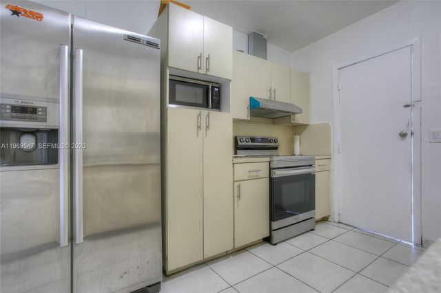 3001 NW 102nd St, Miami, FL 33147