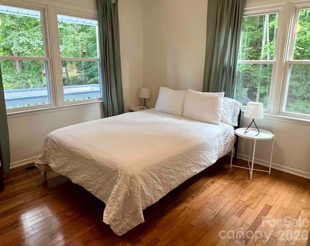 348 Dandelion Lane, Burnsville, NC 28714