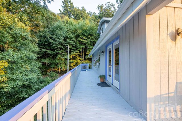 348 Dandelion Lane, Burnsville, NC 28714