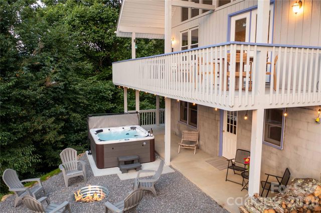 348 Dandelion Lane, Burnsville, NC 28714