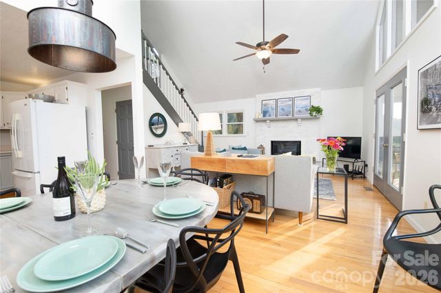 348 Dandelion Lane, Burnsville, NC 28714