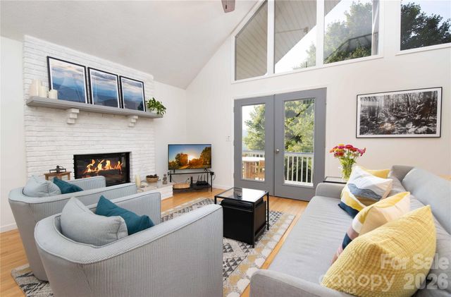 348 Dandelion Lane, Burnsville, NC 28714