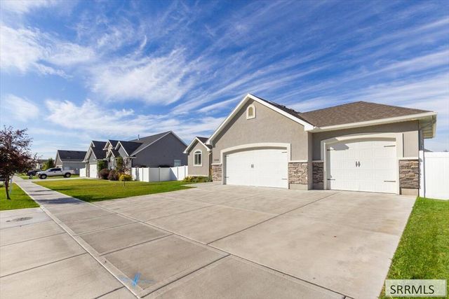 4806 S Mountain Bend Drive, Idaho Falls, ID 83406