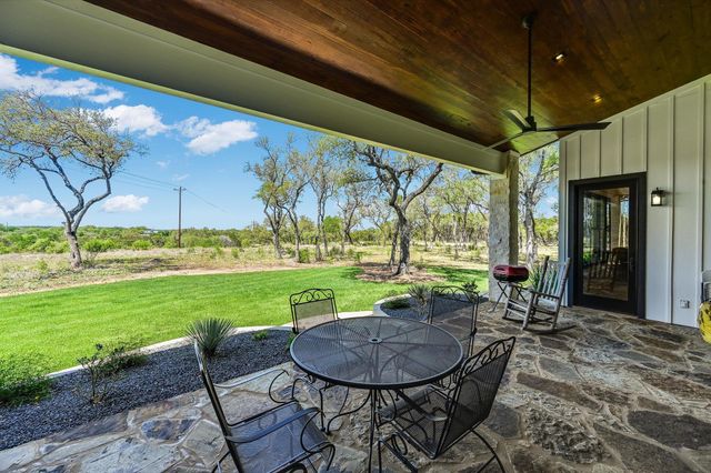 130 Thousand Oaks LOOP, San Marcos, TX 78666