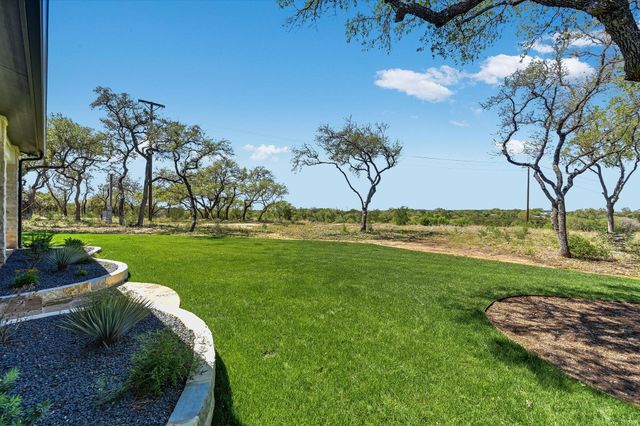130 Thousand Oaks LOOP, San Marcos, TX 78666