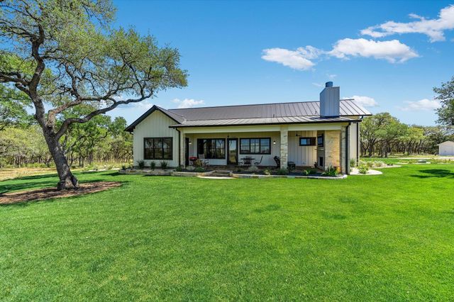 130 Thousand Oaks LOOP, San Marcos, TX 78666