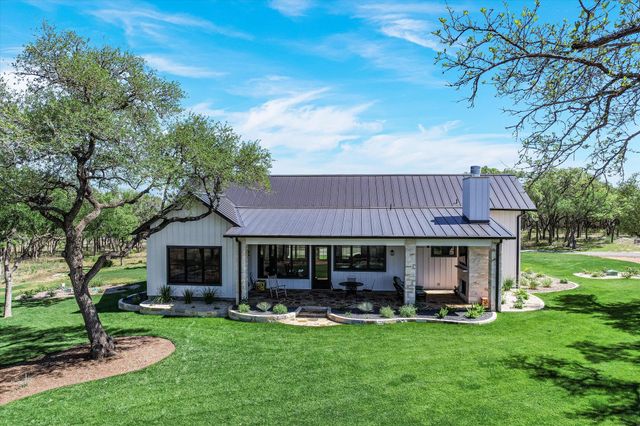 130 Thousand Oaks LOOP, San Marcos, TX 78666