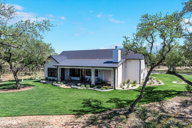 130 Thousand Oaks LOOP, San Marcos, TX 78666