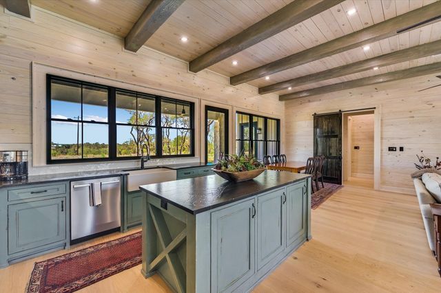 130 Thousand Oaks LOOP, San Marcos, TX 78666