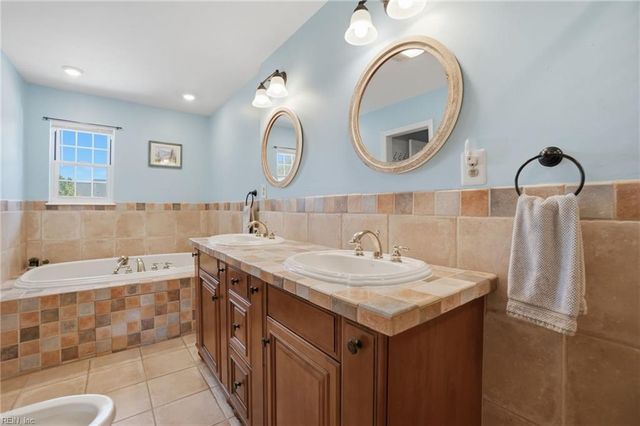 925 Poquoson CIR, Virginia Beach, VA 23452