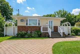 1028 Thomas Avenue, Baldwin, NY 11510