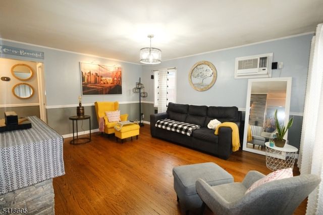 534 Monmouth Ave, Linden City, NJ 07036