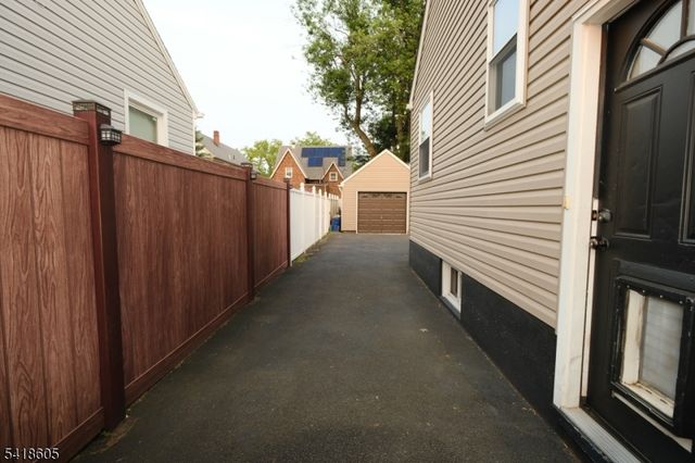 534 Monmouth Ave, Linden City, NJ 07036