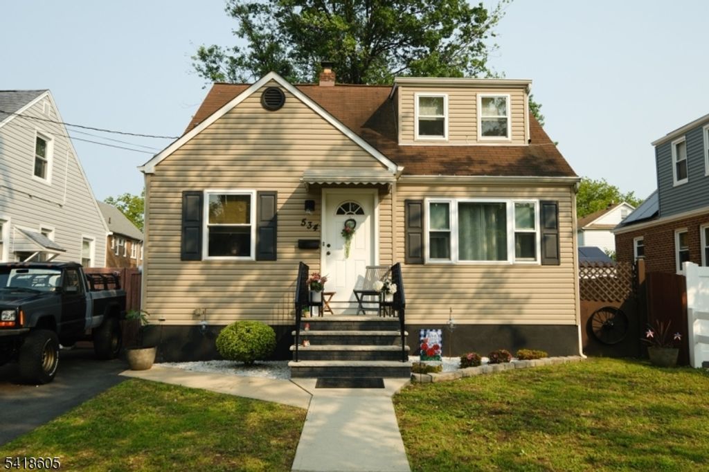 534 Monmouth Ave, Linden City, NJ 07036