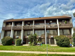 1296 E Washington Street 10, Des Plaines, IL 60016
