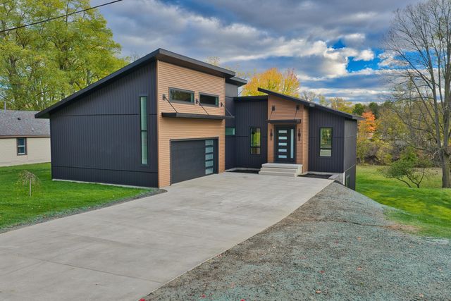 315 W High Street, Union City, MI 49094