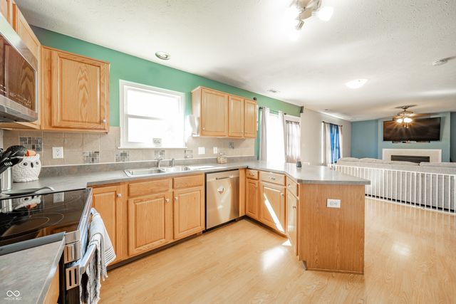 3859 Chancellor Drive, Greenwood, IN 46143