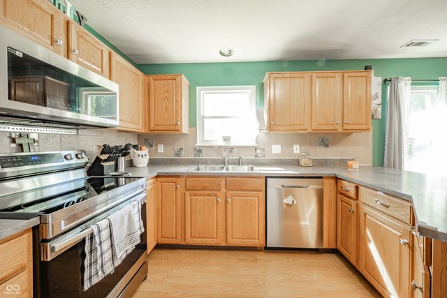 3859 Chancellor Drive, Greenwood, IN 46143