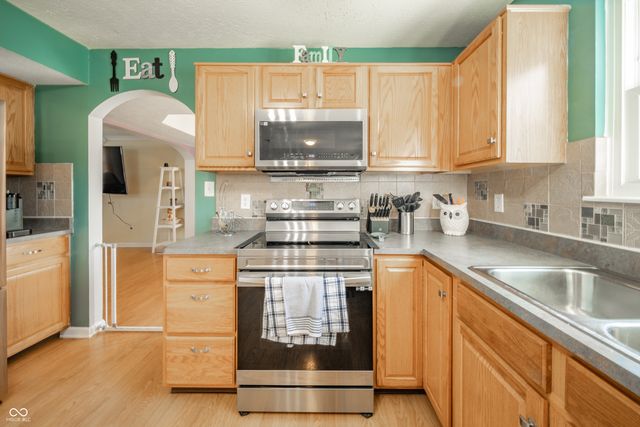 3859 Chancellor Drive, Greenwood, IN 46143