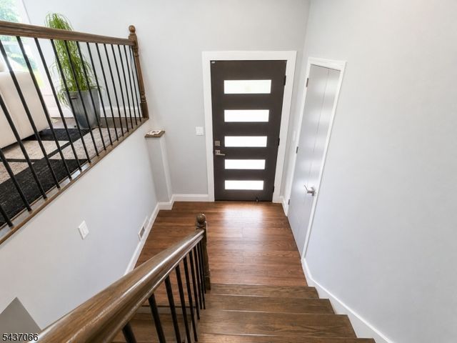1626 Larkspur Dr, Mountainside Boro, NJ 07092