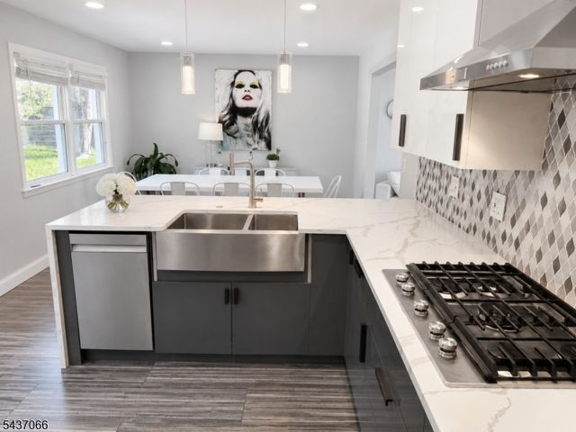 1626 Larkspur Dr, Mountainside Boro, NJ 07092