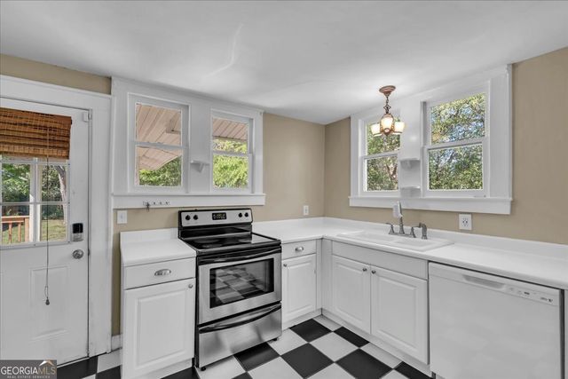 218 West Drive, Dublin, GA 31021